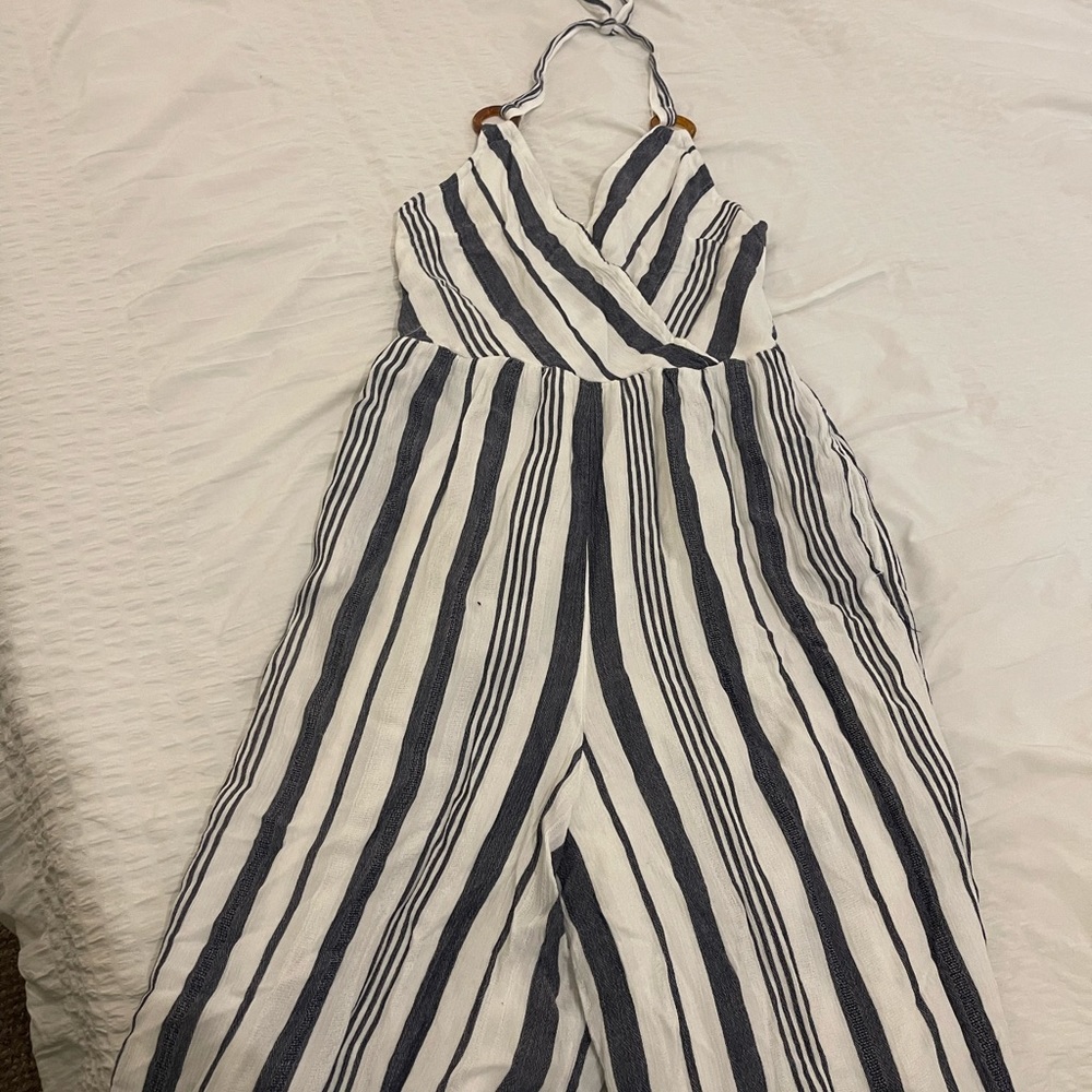 AMERICAN EAGLE JUMPSUIT! Perfect for an east coast summer + OBX vibes